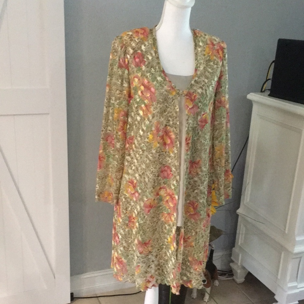 Julian Wilder Dressy cover-up Duster Sheer Shimmer.  Listing as a small. Vintage